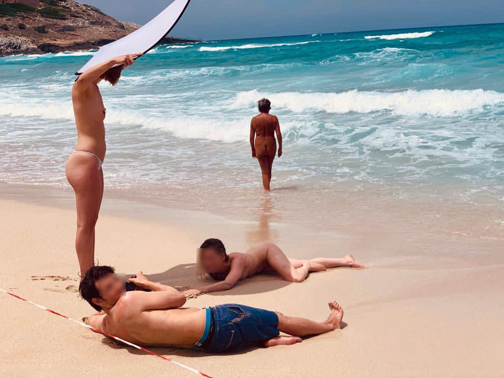 Hinter den Kulissen der Escortfotografie - Shooting am Strand